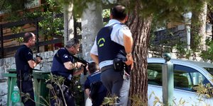 Βροχή από σφαίρες στην Κηφισιά μετά τη ληστεία στο σπίτι του Γιώργου Δώνη