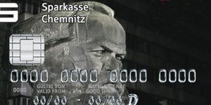 Το απόλυτο οξύμωρο του καπιταλισμού - Πιστωτική κάρτα με το πρόσωπο του Μαρξ