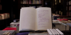 Βιβλίο με μελάνι που εξατμίζεται μέσα σε δύο μήνες! [βίντεο]