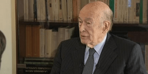 Ο Ντ' Εστέν βγάζει την περιουσία του «στο σφυρί» για να ικανοποιήσει τη φιολοδοξ