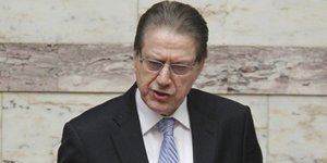 Πολύδωρας για το νέο βιβλίο γραμματικής: «Είναι προμελετημένο. Πόλεμος Συνέλληνε