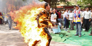 Δύο έφηβοι από το Θιβέτ αυτοπυρπολήθηκαν έξω από μοναστήρι στην Κίνα