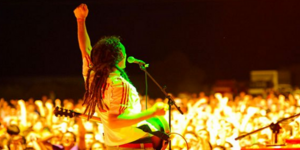 Oι Locomondo αποχαιρετούν το καλοκαίρι με ένα τρελό beach party στον Άλιμο