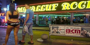 Οι Βρετανοί τουρίστες μεταφέρουν τα έκτροπα παντού [εικόνες]