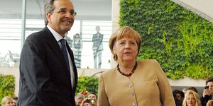 Μέρκελ: Θέλω να παραμείνει η Ελλάδα στην ευρωζώνη
