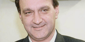 Ο λογιστής Παύλοβιτς ξαναχτυπά το πρώην αφεντικό του