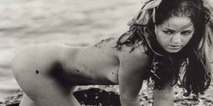 Ολόγυμνη η Εύη Αδάμ σε μία φωτογράφηση από τα παλιά [εικόνες]