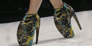 Παρανοϊκά σχέδια για γόβες που δε θα φορούσατε ποτέ [εικόνες]