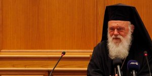 Ιερώνυμος: Να αντιμετωπίσουμε τα προβλήματα με έργα αγάπης