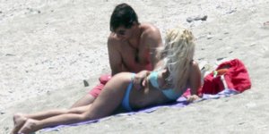 Οταν ο Ματέο άλειψε με λάδι το κορμί της Ελένης Μενεγάκη [εικόνες]