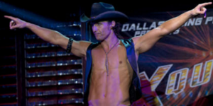 Ολόγυμνος ο Μάθιου Μακόναχι σε στάσεις που δεν έχετε ξαναδεί [εικόνες]