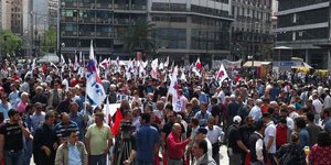 ΚΚΕ: Στους δρόμους ο λαός - Μόνο έτσι θα σωθεί από τον όλεθρο των μέτρων