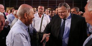 Ποιο ΠΑΣΟΚ άκουσε χτες τον Βενιζέλο  [εικόνες]