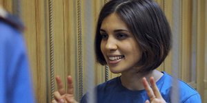 Pussy Riot: Ο Πούτιν είναι μικρός και αξιοθρήνητος - Αυτός πρέπει να μας φοβάται