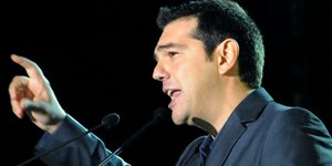 Συνάντηση με τον Ρομπάι ζητά ο Αλέξης Τσίπρας