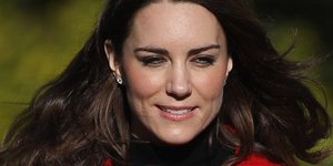 Αυτή η γυναίκα είναι ο «κλώνος» της Κέιτ Μίντλετον [εικόνες]