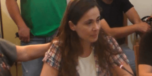 Εφοριακός ξεσπά σε λυγμούς: Δεν είμαστε αριθμοί κ. Στουρνάρα