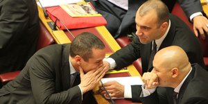 Την άρση της βουλευτικής ασυλίας των Κασιδιάρη