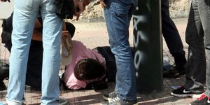 Σοκ – Αιματηρή ληστεία στο σταθμό του Μετρό Συγγρού Φιξ – Δύο πολίτες τραυματίες