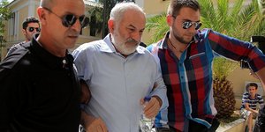 Όταν ο Σμπώκος χτύπαγε τον Άκη για τα δέκα εκατομμύρια