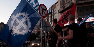 Μέλη της Χρυσής Αυγής επιτέθηκαν και χτύπησαν δημοσιογράφο του ΣΚΑΪ