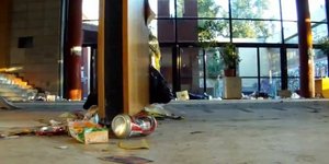 Εικόνες ντροπής - Η κατάντια με τα σκουπίδια στο Αριστοτέλειο [βίντεο]