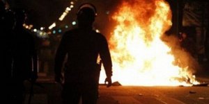 Αγριο ξύλο – Οπαδοί του ΠΑΟ και τις ΑΕΚ τα έκανα γυαλιά καρφιά στον Περισσό
