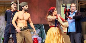 «Οθων και Ποθούλα» - Η θεότρελη κωμωδία του Ακη Δήμου σε σκηνοθεσία Φασουλή