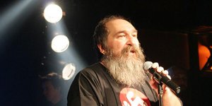 Τζίμης Πανούσης: Καμία δουλειά δεν είναι ντροπή εκτός του μπάτσου και του Βουλευ