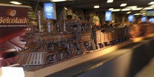 Τρένο 34 μέτρων φτιαγμένο από... σοκολάτα [εικόνες]