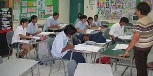 Το μεγάλο κόλπο: Καθηγητές Λυκείων διδάσκουν μόλις δύο ώρες την εβδομάδα!