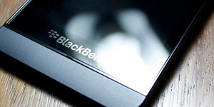 Το νέο Blackberry μοιάζει εκπληκτικά με το iPhone της Apple [εικόνες&βίντεο]