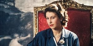 Σπάνιες φωτογραφίες της βασίλισσας Ελισάβετ για πρώτη φορά στη δημοσιότητα [εικό