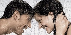 Πώς κάνουν ντους οι γυναίκες και πώς οι άνδρες [βίντεο]