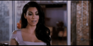 Η Κιμ Καρντάσιαν με ροζ στενό φόρεμα πρωταγωνιστεί σε ταινία [βίντεο]