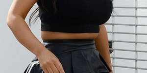 Η Κιμ Καρντάσιαν περιφέρει τη μπάκα της στους δρόμους του Μαϊάμι [εικόνες]