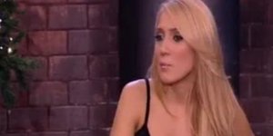 Το χάνουμε το κορμί - Η Έλενα Παπαβασιλείου φεύγει στο εξωτερικό [βίντεο]