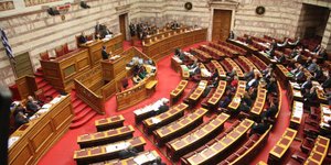 Υπερψηφίστηκε επί της αρχής από τη Επιτροπή Οικονομικών το φορολογικό