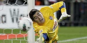 Εκπληκτική τρίπλη απόκρουση από τον τερματοφύλακα της Ατλέτικο [βίντεο]