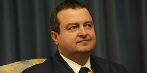 Κροάτισσα δημοσιογράφος-Σάρον Στόουν «ξεφτιλίζει» τον Σέρβο πρωθυπουργό [βίντεο]