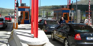 «Νόμος και τάξη» με έντεκα συλλήψεις στα διόδια του Αιγινίου