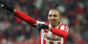 Τζιμπούρ: «Εμεινα στον Ολυμπιακό με την καρδιά μου»