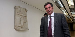 Επίθεση αγνώσΕπίθεση αγνώστων στον Δήμαρχο Αθηναίων:«Η Αμαλία θα γίνει ο τάφος σ