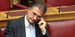 Ατακτη υποχώρηση από το Οικονομικών – Καταργήθηκε διάταξη βόμβα