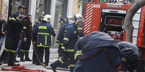 Μεγάλη πυρκαγιά στην Αιόλου