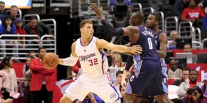 Τρομερό κάρφωμα του Γκρίφιν με το ένα χέρι μπροστά σε αντίπαλο [βίντεο]