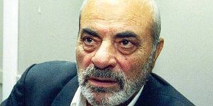 Ιεροσυλία: Ισραηλινός «εκτελεί» κυριολεκτικά το «Υπάρχω» του Καζαντζίδη [βίντεο]