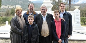 Ο τέως βασιλιάς Κωνσταντίνος από τα Γιάννενα κάνει δηλώσεις για την Ελλάδα [εικό