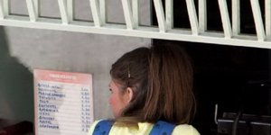 Ποιος είναι ο βιαστής που υπερασπίζεται εδώ και επτά χρόνια η Ζωή Κωνσταντοπούλο