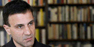 Κώστας Λαπαβίτσας: Η Κύπρος να γίνει Ισλανδία να χρεοκοπήσει τις τράπεζές της